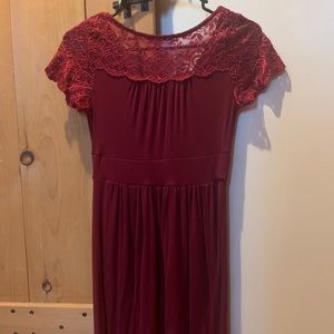 Lace top T-Shirt Dress Maroon